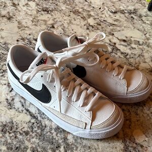 Nike Classic White and Black Low-Top Sneakers